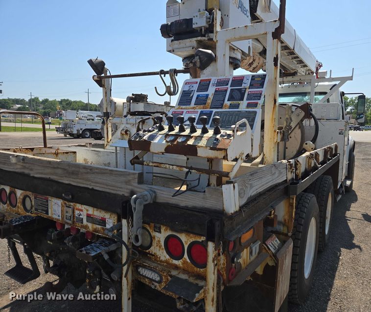 image for item DU7871 2013 Freightliner Business Class M2 digger derrick truck