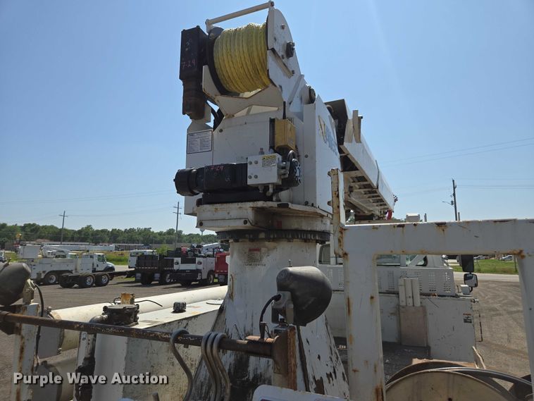 image for item DU7871 2013 Freightliner Business Class M2 digger derrick truck