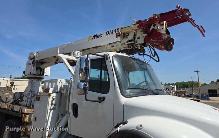 image for item DU7871 2013 Freightliner Business Class M2 digger derrick truck