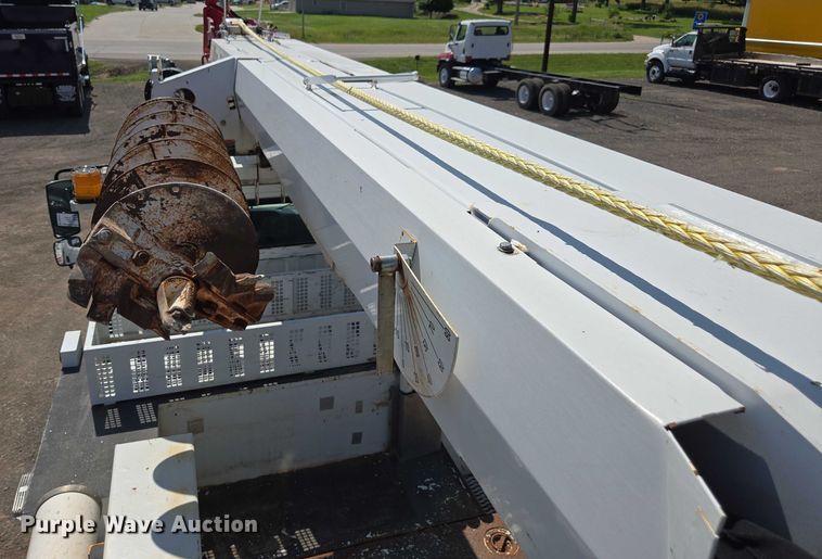 image for item DU7871 2013 Freightliner Business Class M2 digger derrick truck