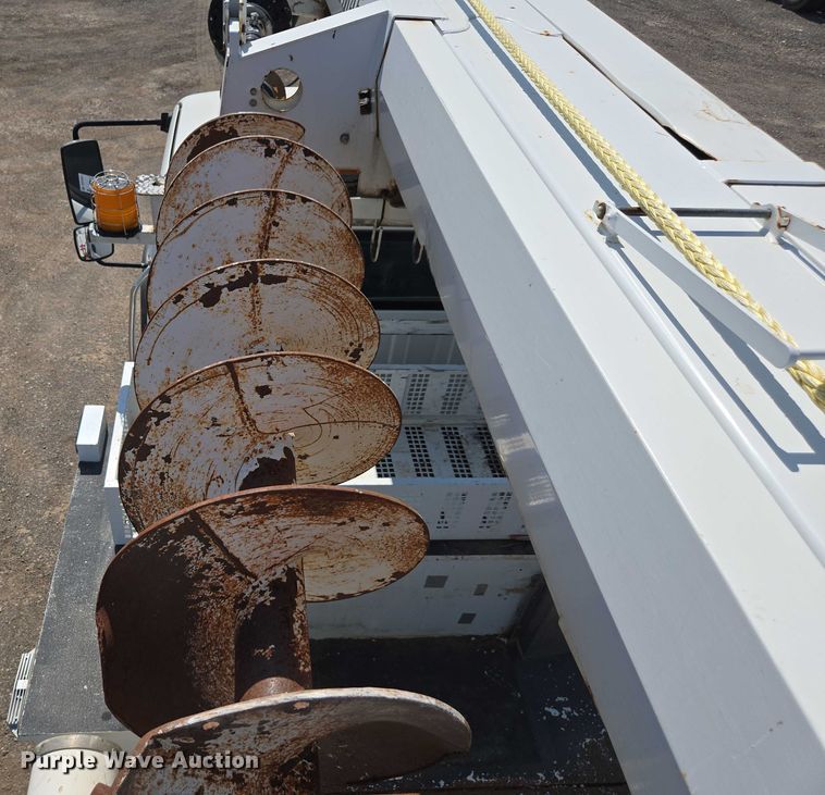 image for item DU7871 2013 Freightliner Business Class M2 digger derrick truck