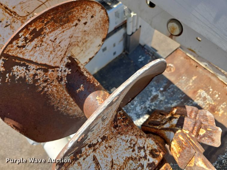 image for item DU7871 2013 Freightliner Business Class M2 digger derrick truck