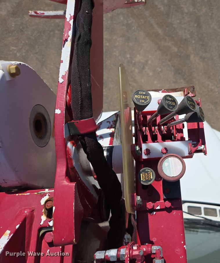 image for item DU7871 2013 Freightliner Business Class M2 digger derrick truck