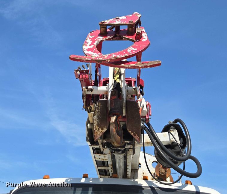 image for item DU7871 2013 Freightliner Business Class M2 digger derrick truck