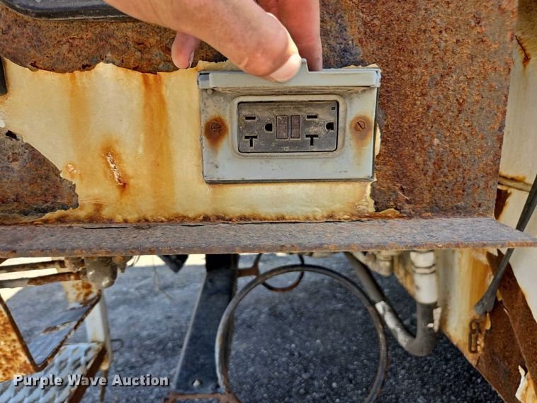 image for item DU7871 2013 Freightliner Business Class M2 digger derrick truck