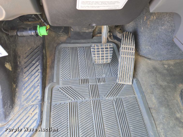 image for item DU7871 2013 Freightliner Business Class M2 digger derrick truck