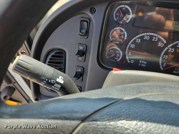 image for item DU7871 2013 Freightliner Business Class M2 digger derrick truck