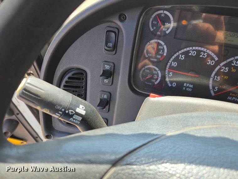 image for item DU7871 2013 Freightliner Business Class M2 digger derrick truck