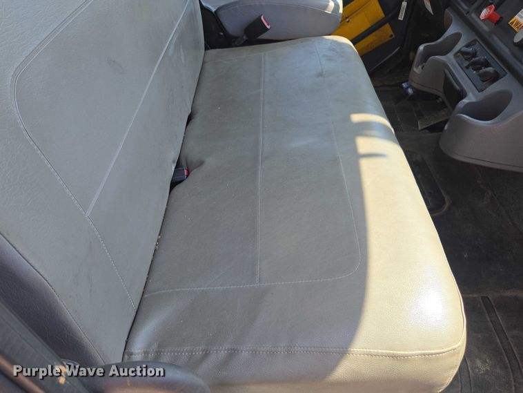 image for item DU7871 2013 Freightliner Business Class M2 digger derrick truck