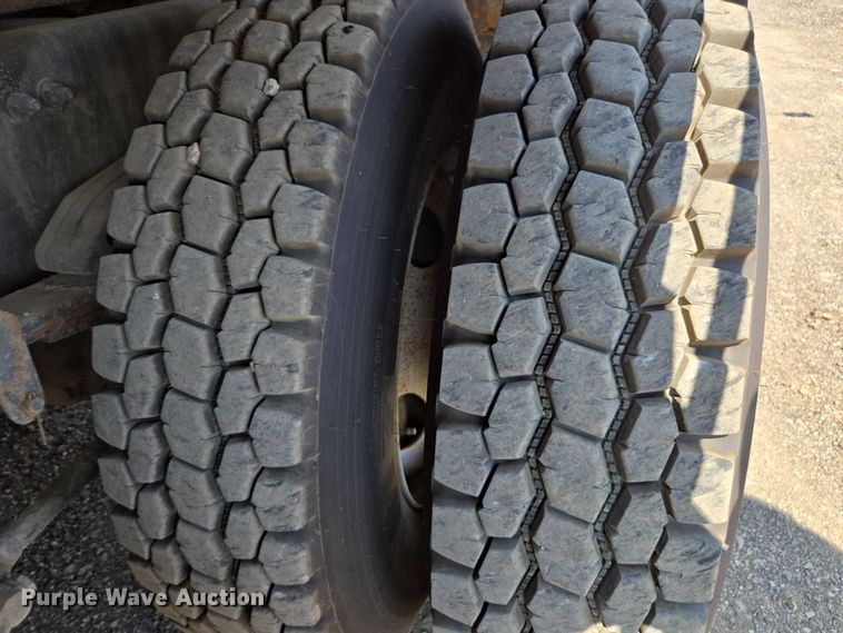 image for item DU7871 2013 Freightliner Business Class M2 digger derrick truck