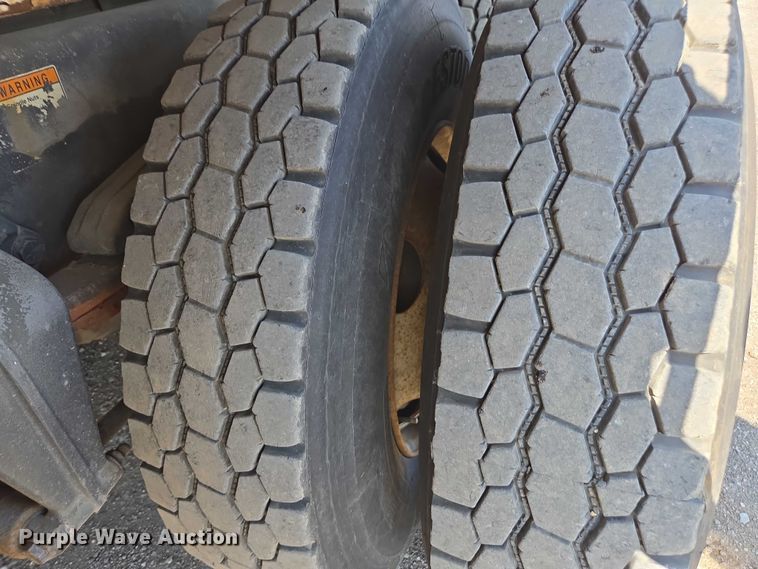 image for item DU7871 2013 Freightliner Business Class M2 digger derrick truck