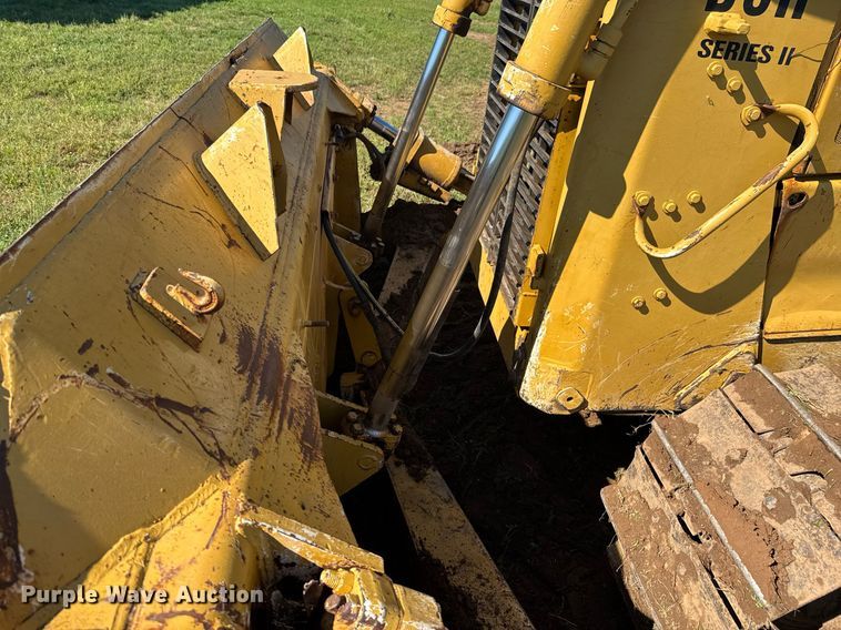 image for item DU9785 1989 Caterpillar D6H Series II dozer