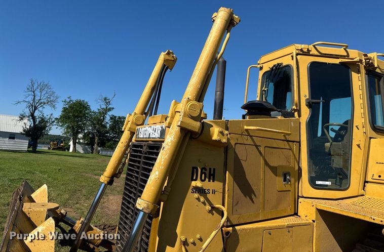 image for item DU9785 1989 Caterpillar D6H Series II dozer