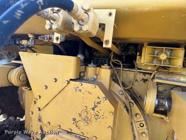 image for item DU9785 1989 Caterpillar D6H Series II dozer