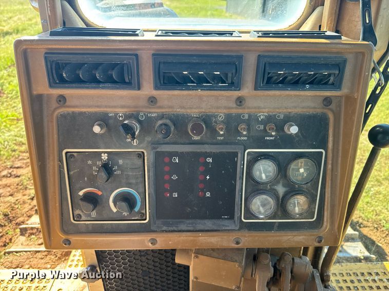 image for item DU9785 1989 Caterpillar D6H Series II dozer