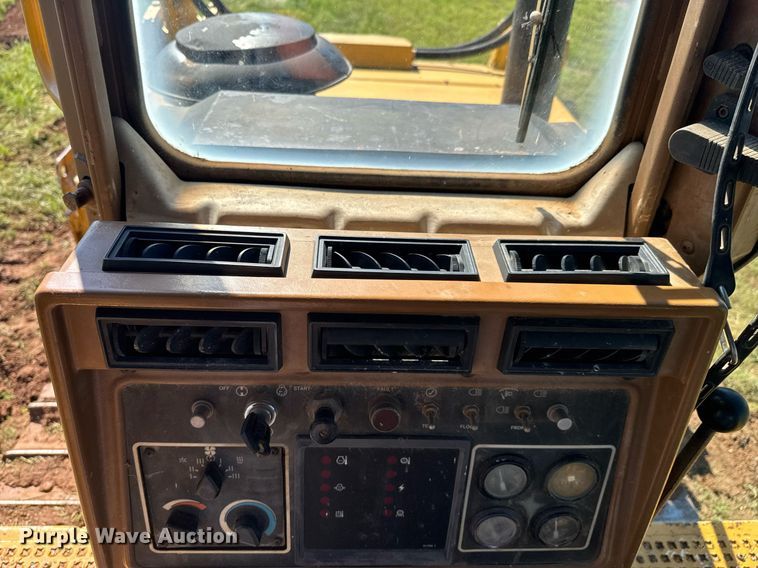 image for item DU9785 1989 Caterpillar D6H Series II dozer