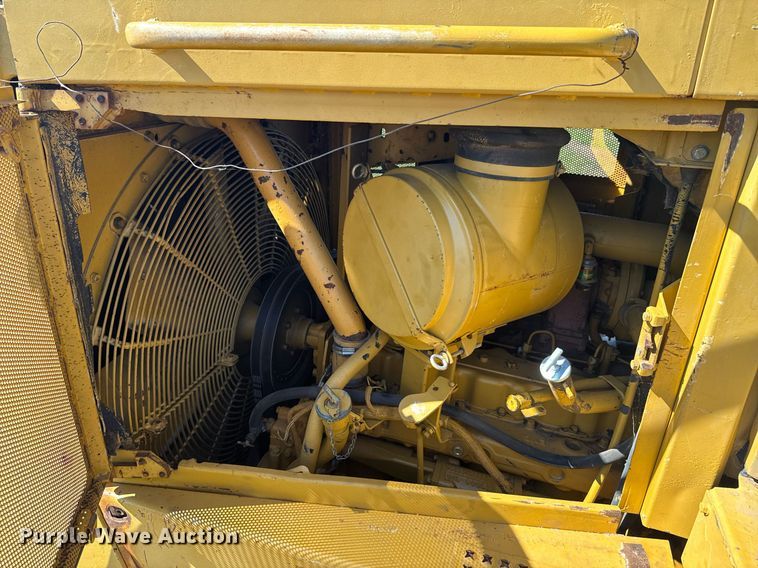 image for item DU9785 1989 Caterpillar D6H Series II dozer