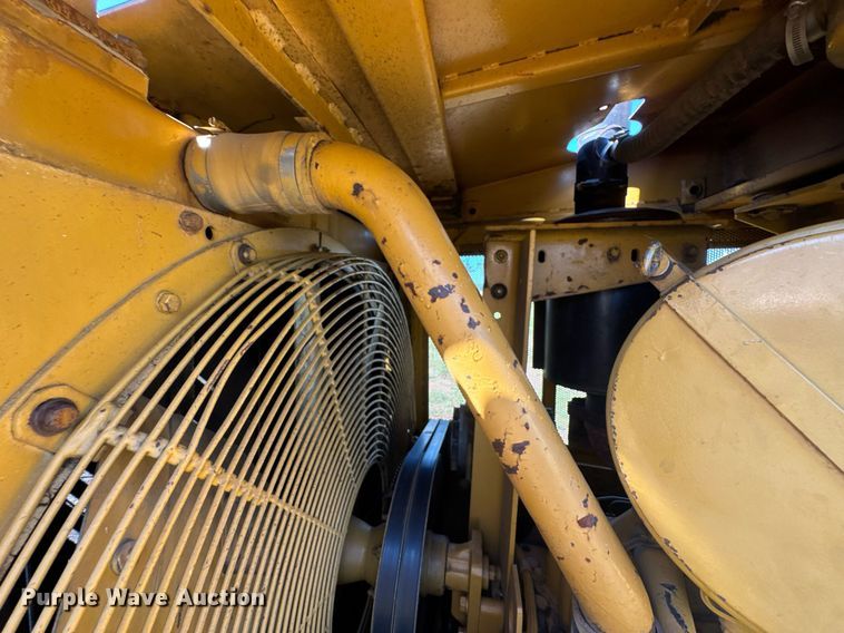 image for item DU9785 1989 Caterpillar D6H Series II dozer