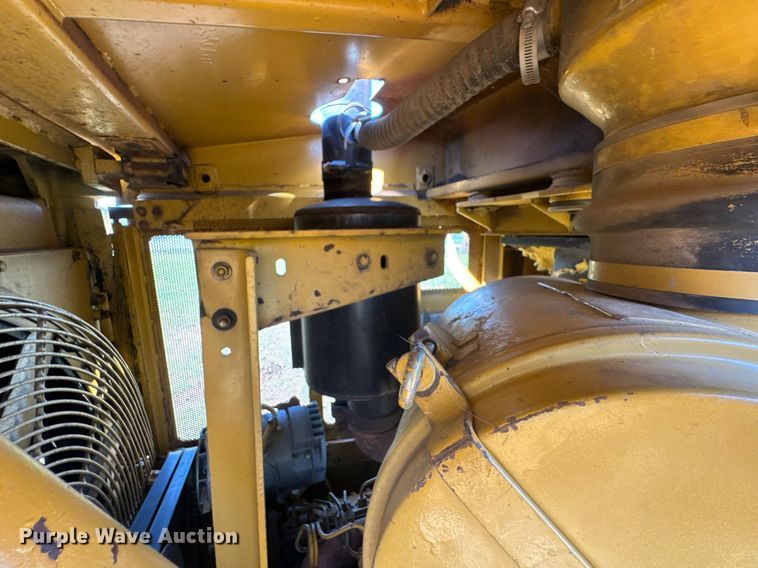 image for item DU9785 1989 Caterpillar D6H Series II dozer