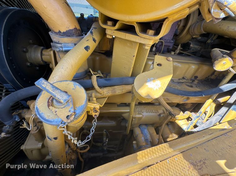 image for item DU9785 1989 Caterpillar D6H Series II dozer