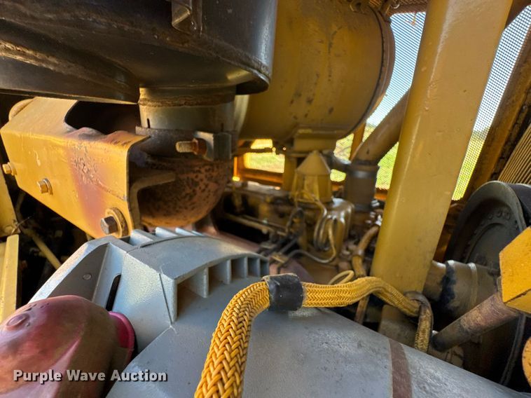 image for item DU9785 1989 Caterpillar D6H Series II dozer