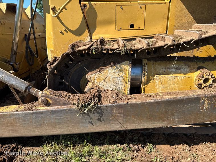 image for item DU9785 1989 Caterpillar D6H Series II dozer
