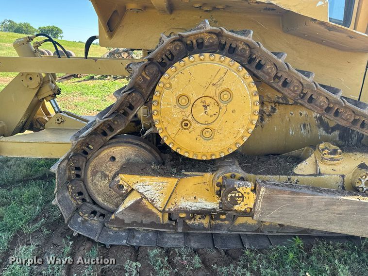 image for item DU9785 1989 Caterpillar D6H Series II dozer