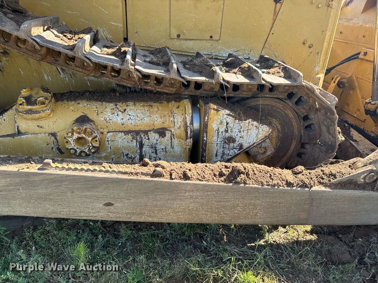 image for item DU9785 1989 Caterpillar D6H Series II dozer