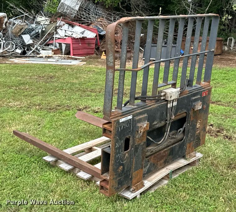 image for item DU9829 1990 John Harder CLS telehandler forks