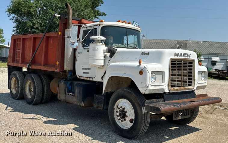 image for item DU9846 1982 Mack R747S dump truck