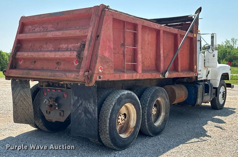 image for item DU9846 1982 Mack R747S dump truck