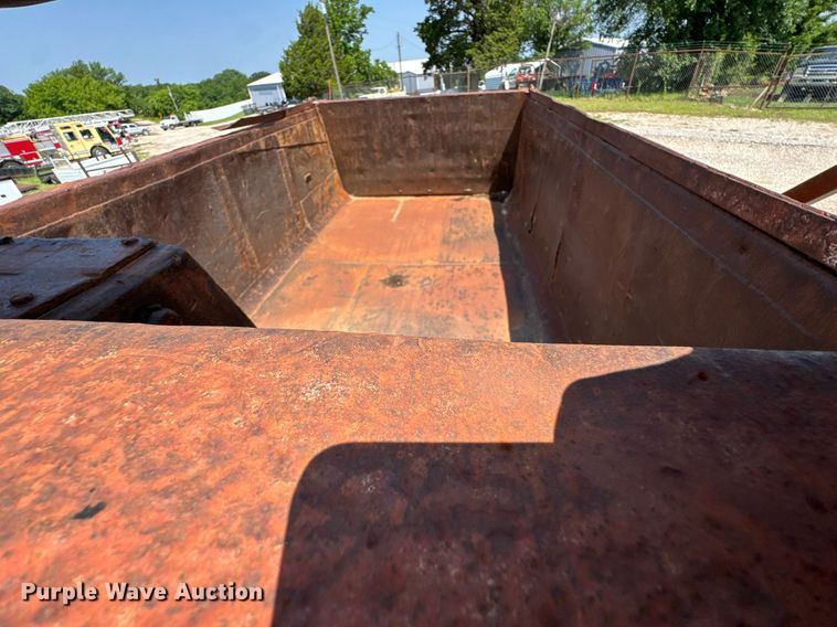 image for item DU9846 1982 Mack R747S dump truck