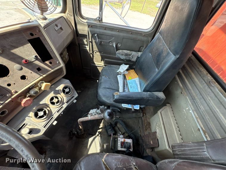 image for item DU9846 1982 Mack R747S dump truck