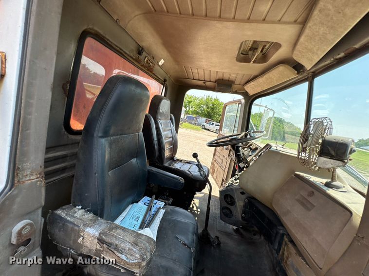 image for item DU9846 1982 Mack R747S dump truck