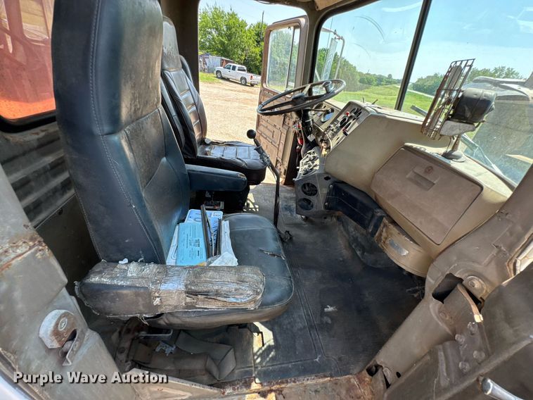 image for item DU9846 1982 Mack R747S dump truck