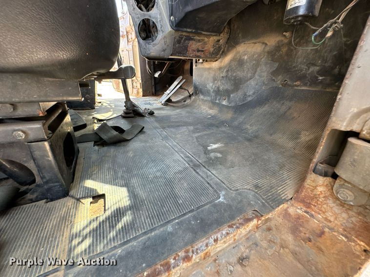 image for item DU9846 1982 Mack R747S dump truck