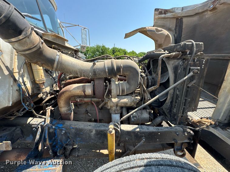 image for item DU9846 1982 Mack R747S dump truck