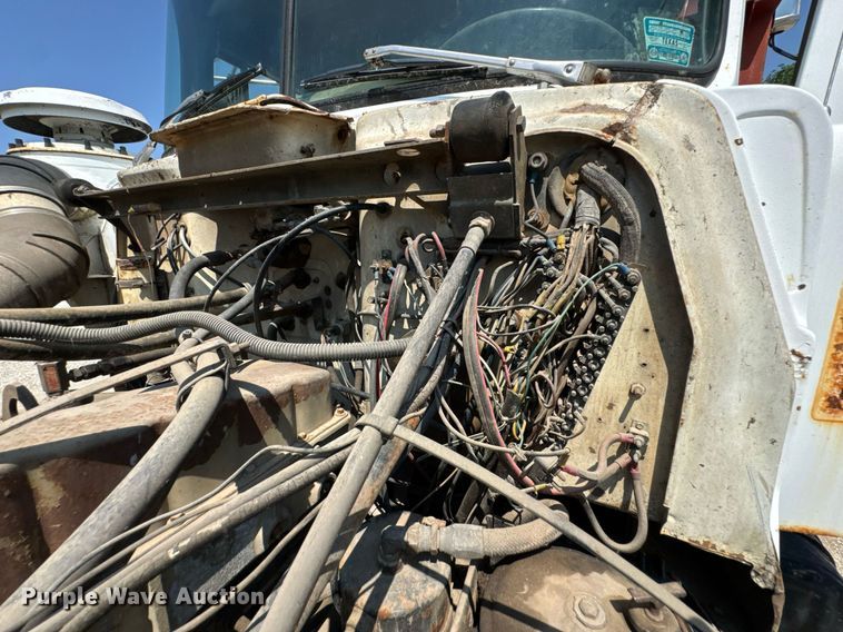 image for item DU9846 1982 Mack R747S dump truck