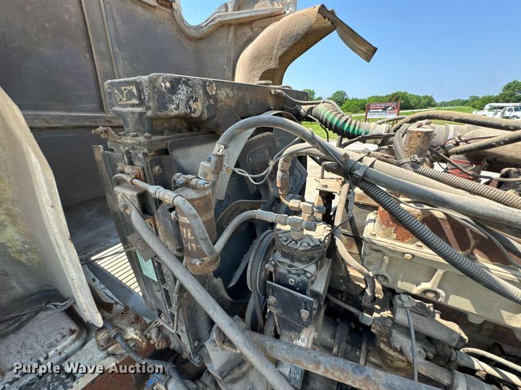 image for item DU9846 1982 Mack R747S dump truck