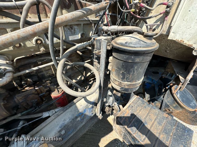 image for item DU9846 1982 Mack R747S dump truck