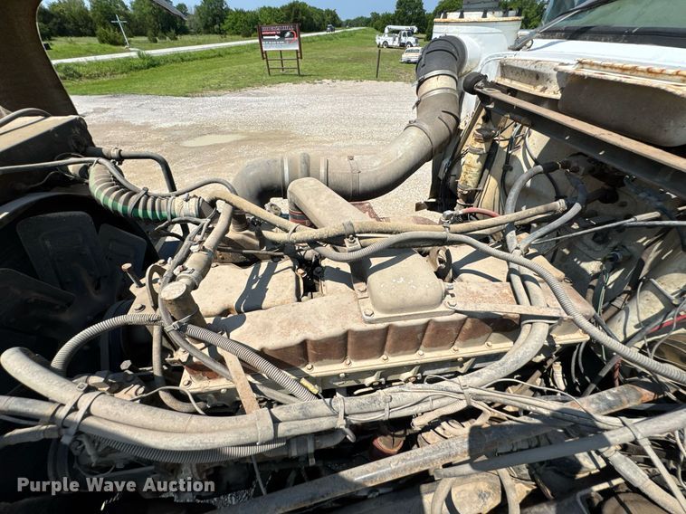 image for item DU9846 1982 Mack R747S dump truck