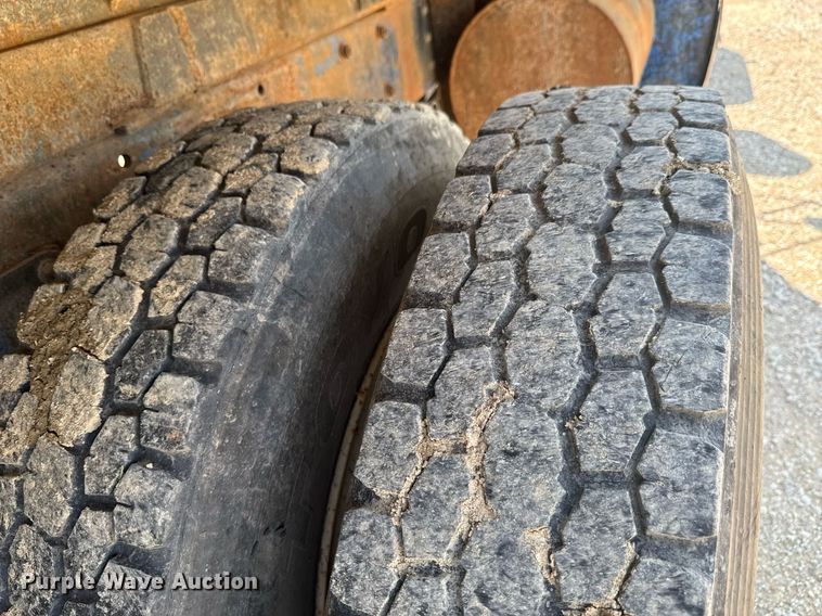 image for item DU9846 1982 Mack R747S dump truck