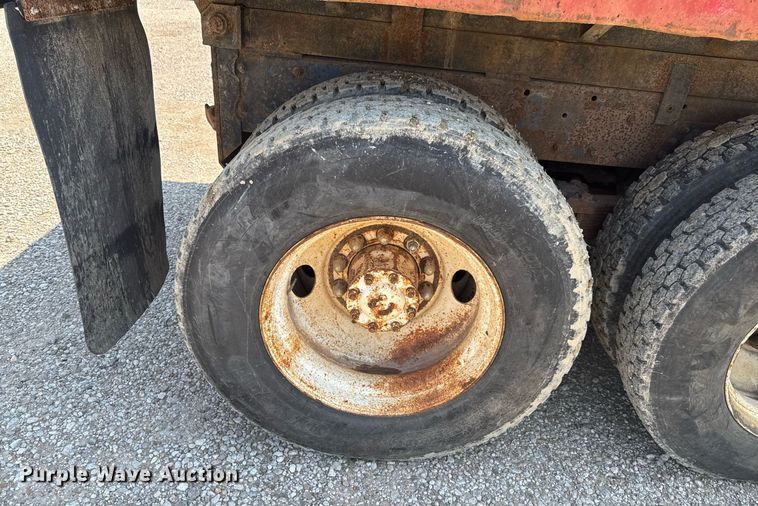 image for item DU9846 1982 Mack R747S dump truck