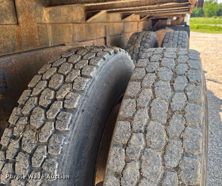 image for item DU9846 1982 Mack R747S dump truck