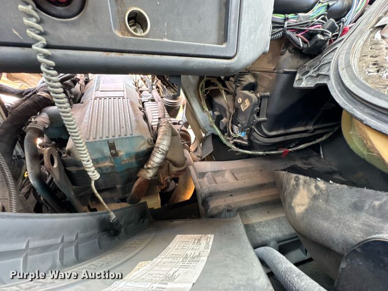 image for item DU9847 2006 International 4400 digger derrick truck