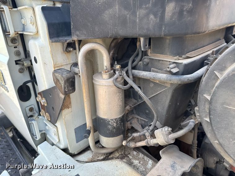 image for item DU9847 2006 International 4400 digger derrick truck