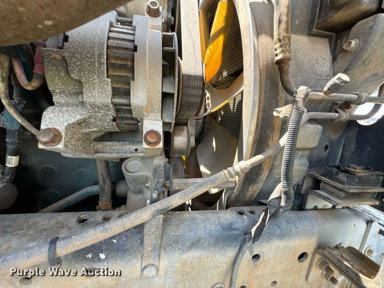 image for item DU9847 2006 International 4400 digger derrick truck