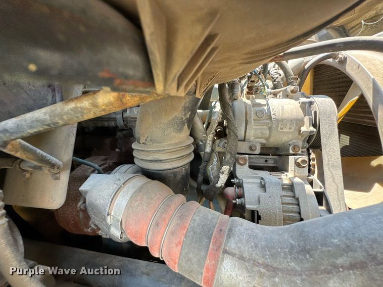 image for item DU9847 2006 International 4400 digger derrick truck