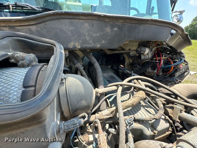 image for item DU9847 2006 International 4400 digger derrick truck