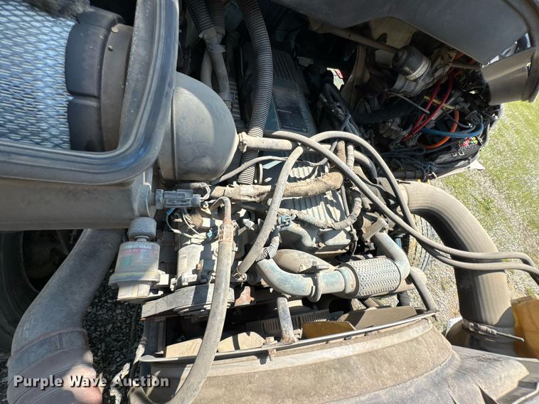 image for item DU9847 2006 International 4400 digger derrick truck